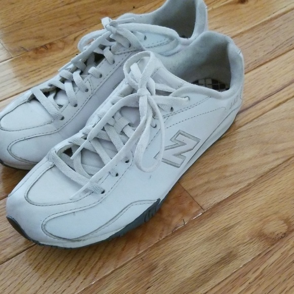 Womens New Balance - Picture 2 of 5